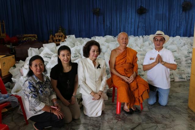 ประมวลภาพงานมหากุศลประจำปี พิธีบริจาคไทยทานทิ้งกระจาก (ซิโกว)