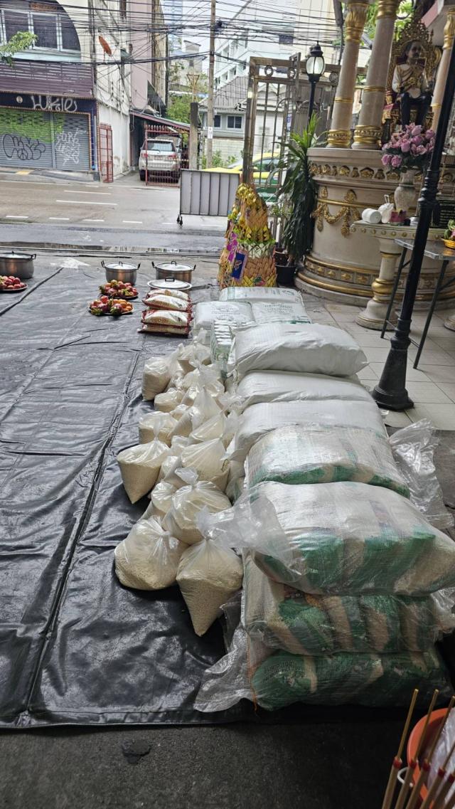 ประมวลภาพงานทำบุญเทกระจาด (ซิโกว) ที่ทุนนิธิวัดแก้วแจ่มฟ้า ปี 2568